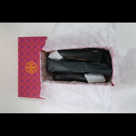 Tory Burch Minnie Travel Logo Ballet Flat - Picture 2 of 8